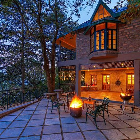 Stayvista At Paris Villa With Pvt Pool & Valley View Kasauli Bagian luar foto