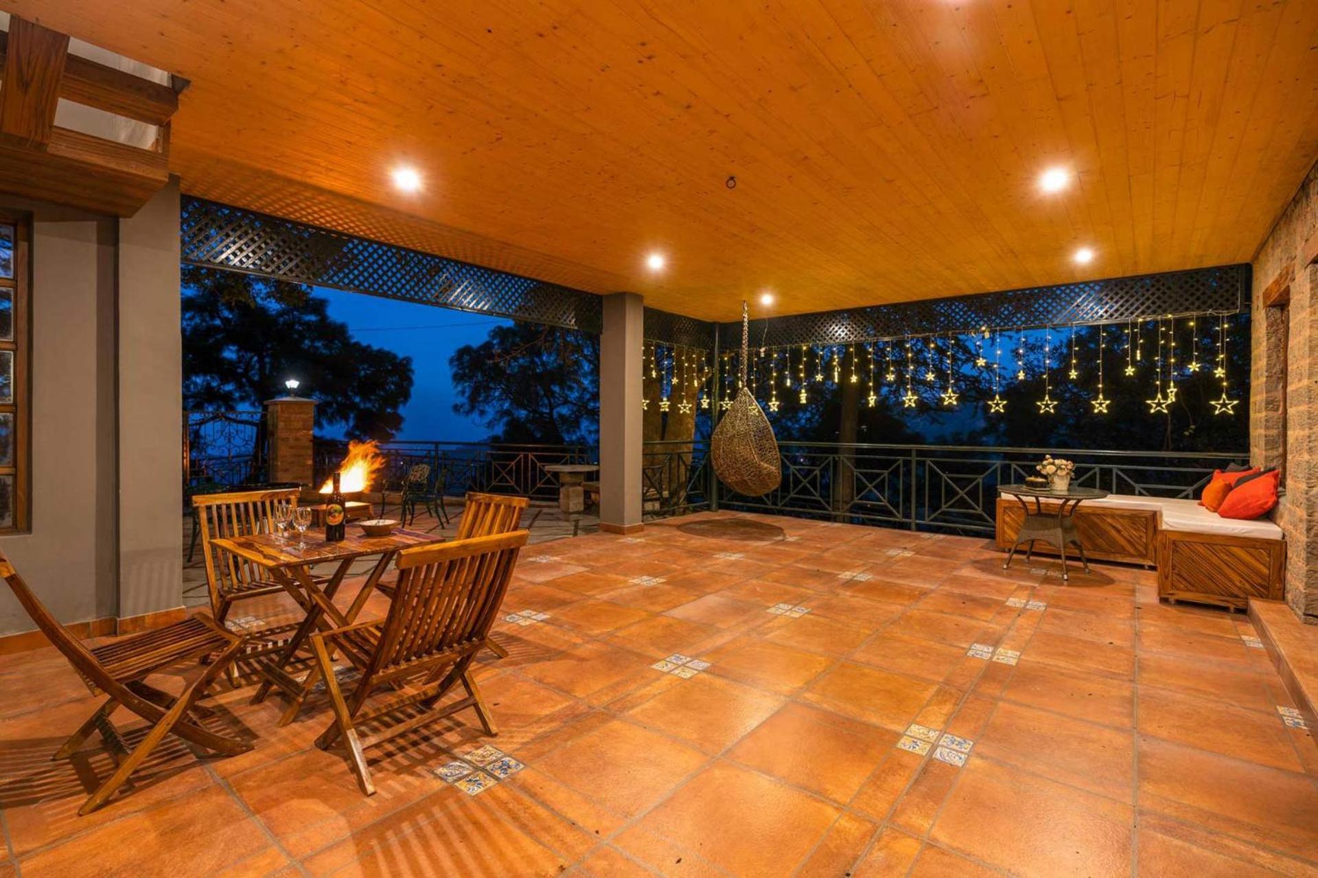 Stayvista At Paris Villa With Pvt Pool & Valley View Kasauli Bagian luar foto