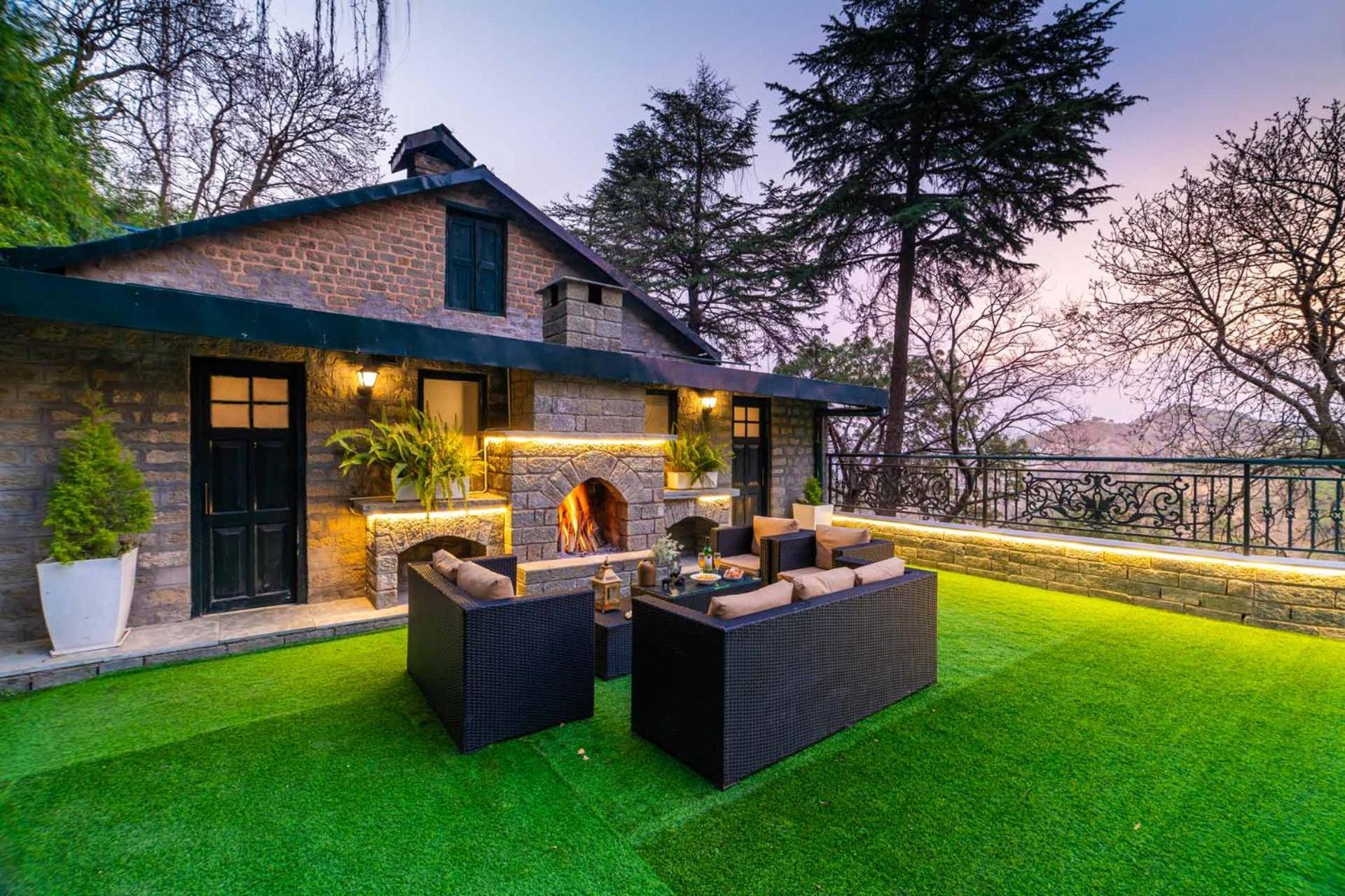Stayvista At Paris Villa With Pvt Pool & Valley View Kasauli Bagian luar foto