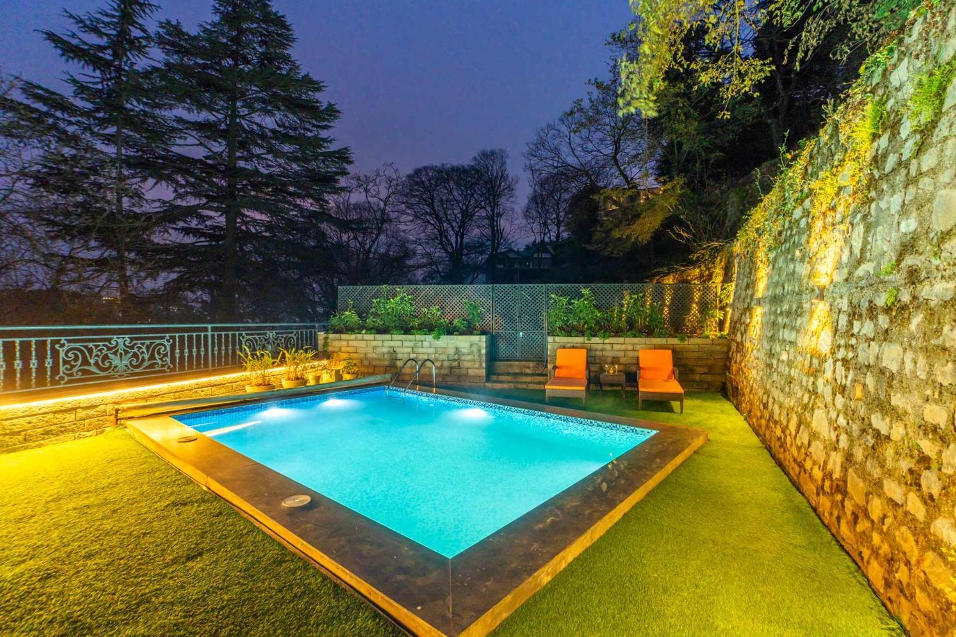 Stayvista At Paris Villa With Pvt Pool & Valley View Kasauli Bagian luar foto