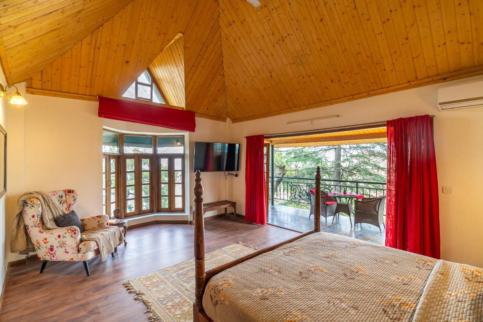 Stayvista At Paris Villa With Pvt Pool & Valley View Kasauli Bagian luar foto