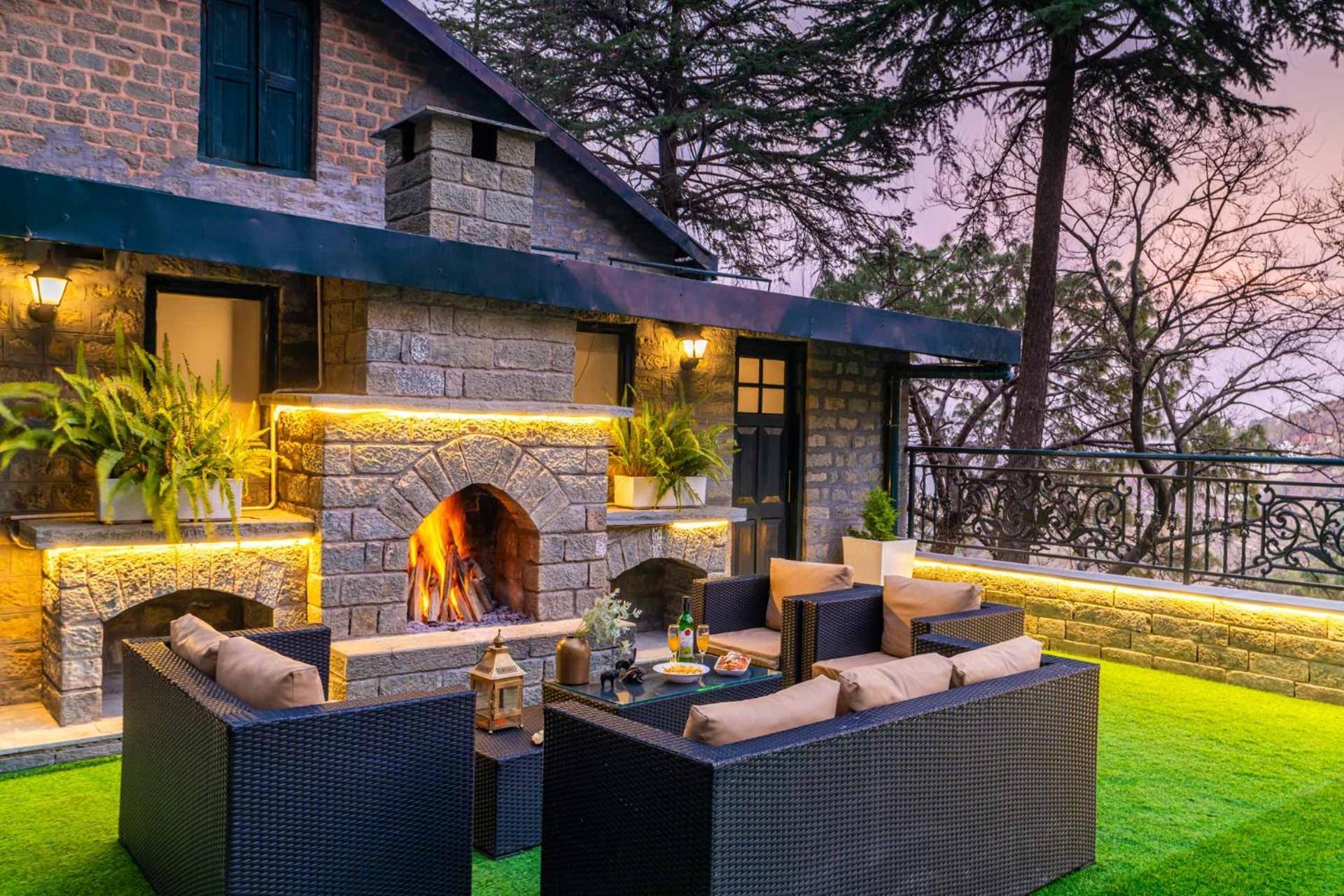 Stayvista At Paris Villa With Pvt Pool & Valley View Kasauli Bagian luar foto