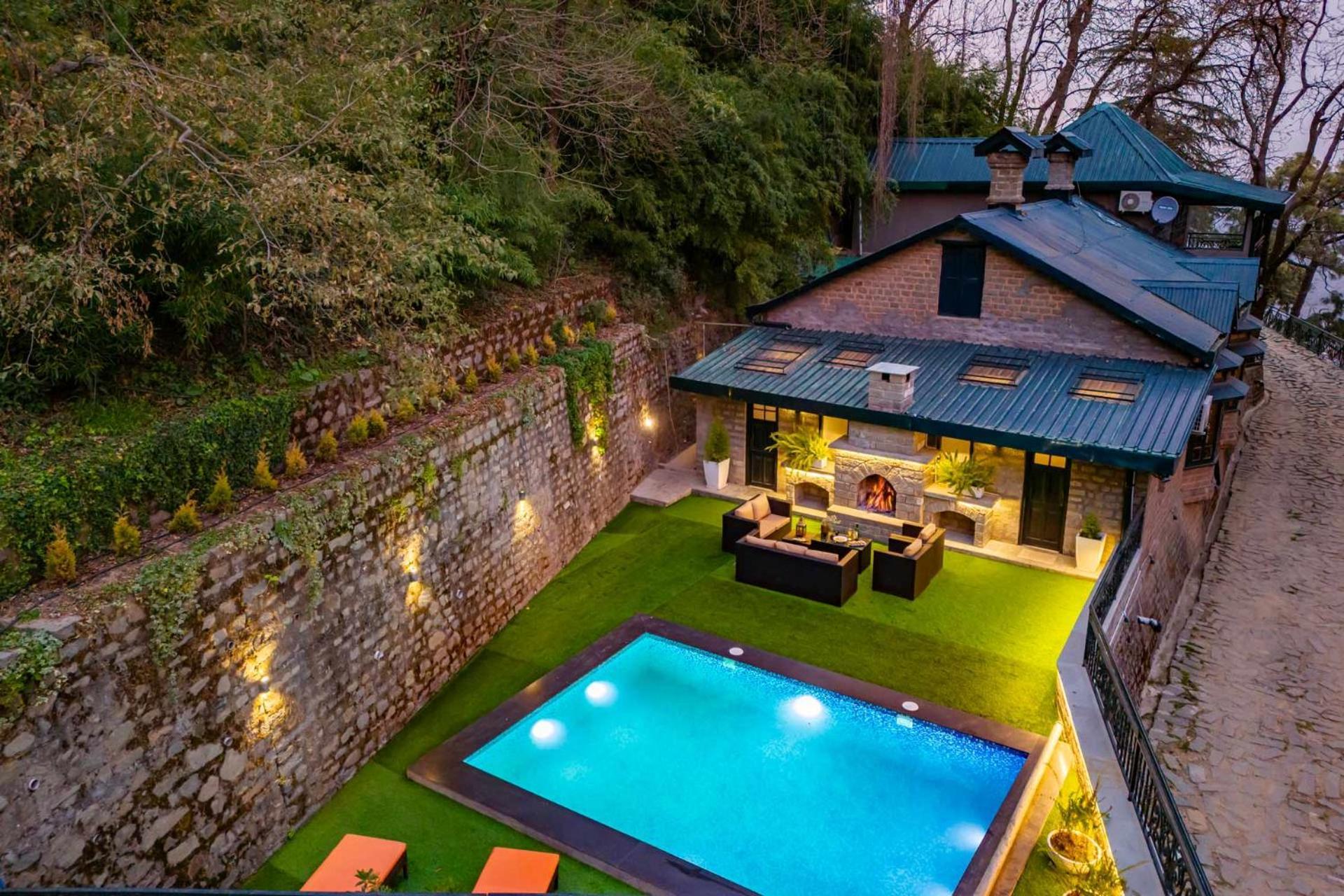 Stayvista At Paris Villa With Pvt Pool & Valley View Kasauli Bagian luar foto